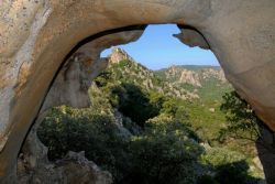 Rocce erose e paesaggio spettacolare nei dintorni di Austis in Sardegna - © Pietro Fadda / www.comune.austis.nu.it