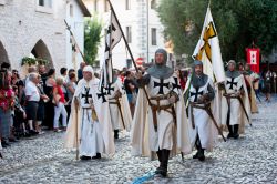 Sfilata in costume per la rievocazione delle crociate a Spilimbergo, Pordenone, Friuli Venezia Giulia - © Diana Crestan / Shutterstock.com
