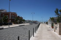 Una via del centro di Savelletri in Puglia