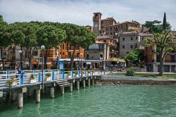 Il pontile sul Lago Trasimeno a Passignano in Umbria - © Celli07 / Shutterstock.com