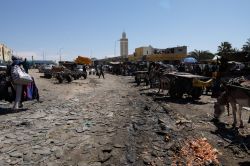 Un tradizionale mercato di strada nella città di Nouakchott, Mauritania - © Lena Ha / Shutterstock.com