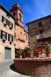 Una piazza nel centro storico di Monteleone d'Orvieto in Umbria - © Paolo Trovo / Shutterstock.com