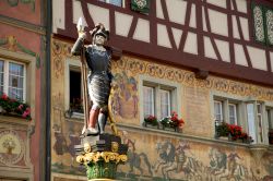 Una statua nel centro storici di  Stein am Rhein in Svizzera