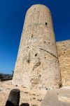 Una torre del castello normanno di Salemi, provincia di Trapani (Sicilia). Questa fortezza venne costruita nell'XI° secolo per volere di Ruggero d'Altavilla e rappresenta ancora ...
