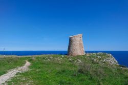 Una torre d'osservazione aragonese vicino a Porto Badisco nel Salento.