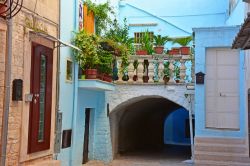 Una viuzza del centro storico di Casamassima, borgo della provincia di Bari, Puglia - © forben / Shutterstock.com
