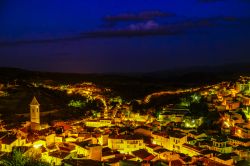 Vista notturna del Borgo di Bitti in Sardegna, siamo nella Barbagia (Nuoro).
