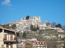 Vista panoramica del borgo di Collalto Sabino nel Lazio - © altotemi, CC BY-SA 2.0, Wikipedia