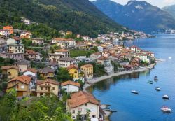 Vista panoramica del borgo di Lezzeno sul Lago di Como in Lombardia - © www.triangololariano.it