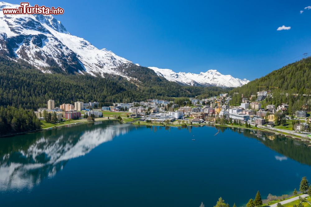 Immagine Saint Moritz in Engadina, Cantone dei Grigioni: tappa d'obbligo in un tour della Svizzera Ladina