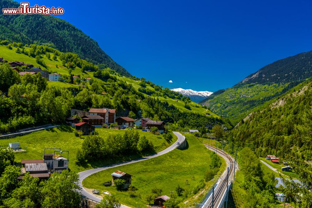Immagine Strada di montagna nel Cantone Vallese: siamo a Morel-Filet nella Svizzera francese
