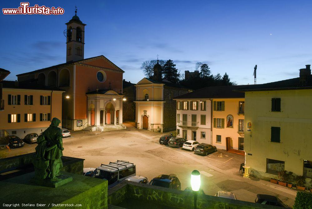 Immagine Vista notturna del centro di Stabio, piccola cittadina termale del Canton Ticino - © Stefano Ember / Shutterstock.com