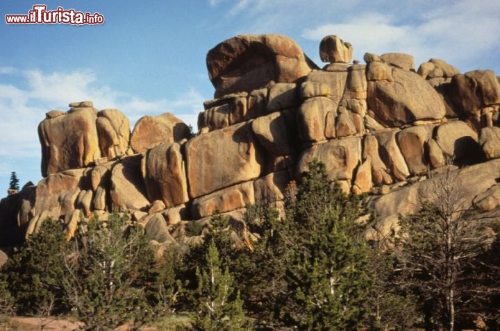 Vedauwoo, l'affioramento di rocce granitiche nel sud-est dello Wyoming. Credit: Wyoming Travel & Tourism