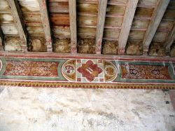Particolare di un soffitto in legno in una delle sale del Castello di Malpaga a Cavernago  - © CC BY-SA 2.5 it, Wikipedia