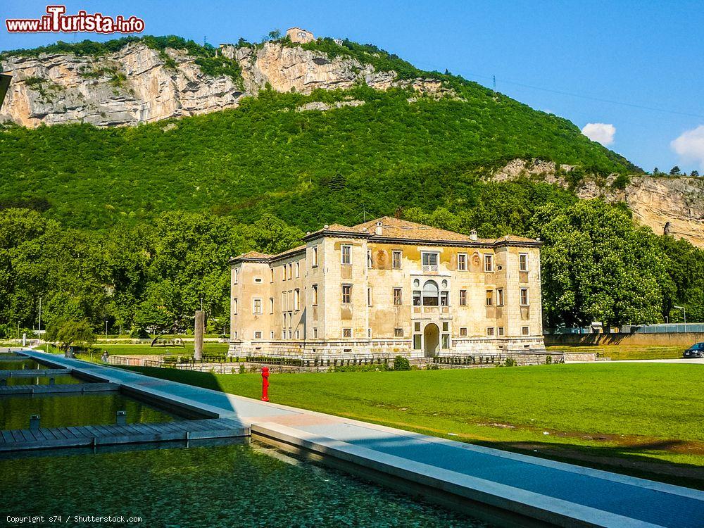 Immagine Lo splendido Palazzo delle Albere di Trento è una dimora signorile, ma anche una fortezza, costruito nel Cinquecento - © s74 / Shutterstock.com