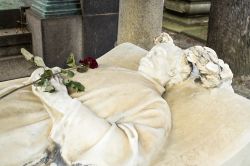 La sepoltura di Alessandro Dumas figlio nel cimitero ...