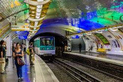 La stazione Odeon della Metro di  Parigi ...