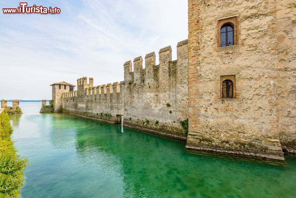Immagine Il Castello Scaligero di Sirmione sul Lago di Garda