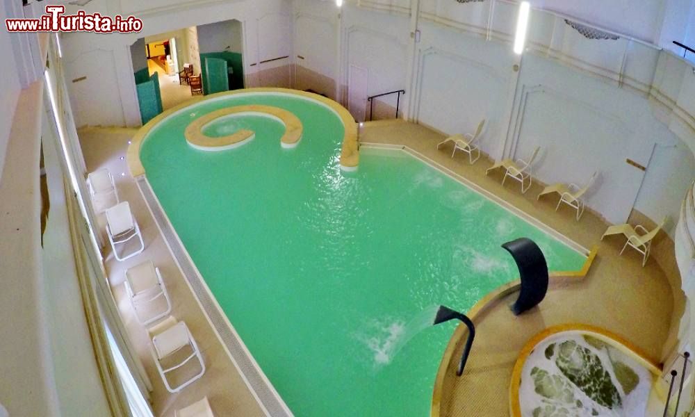 Immagine La piscina del centro benessere delle Terme di Salice in Lombardia
