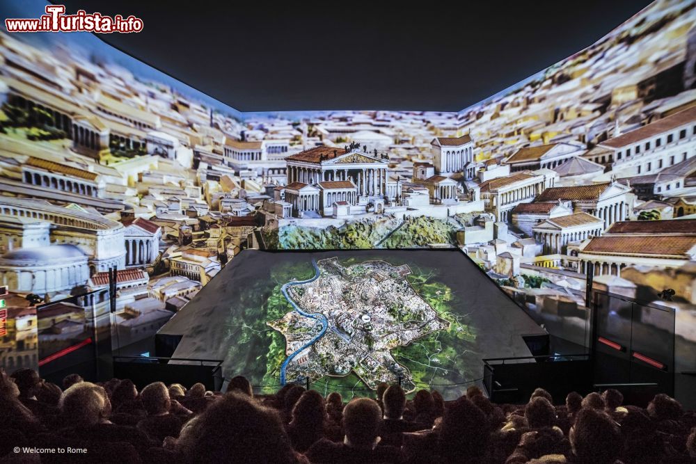 Immagine La sala proiezioni di Welcome to Rome permette di scoprire la storia millenaria della Capitale d'Italia