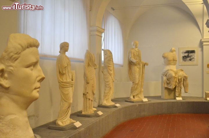 Immagine Alcune statue nel Museo Archeologico di Grosseto