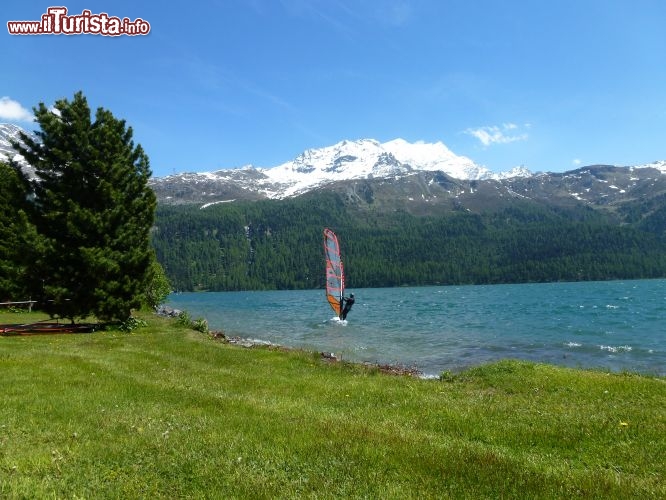 Immagine Windsurf sul lago di Silvaplana