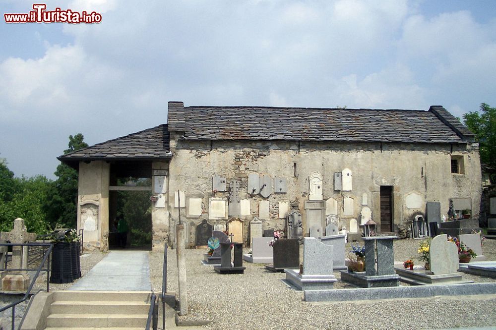 Immagine Panoramica della Chiesa San Martino Engravo a Bolzano Novarese - © Laurom - CC BY-SA 3.0, Wikipedia