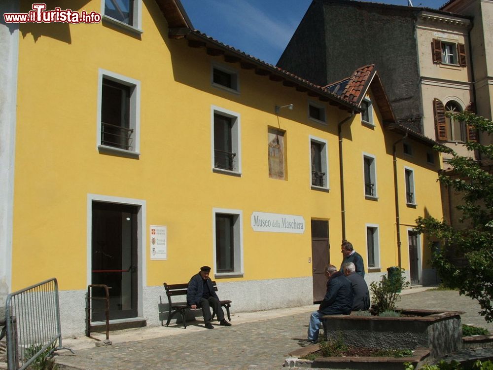 Immagine Il Museo della Maschera a Rocca Grimalda celebra la tradizione della Lachera - © Twice25 & Rinina25 - CC BY-SA 3.0, Wikipedia