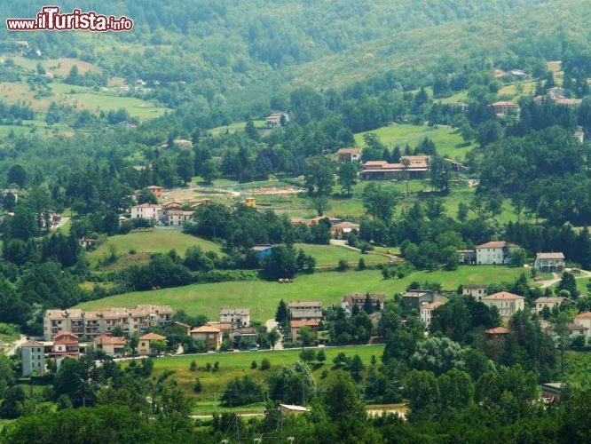 Immagine Albareto, il panorama della cittadina dell' Emilia-Romagna, in Provincia di Parma - © Davide Papalini - CC BY-SA 3.0 - Wikipedia