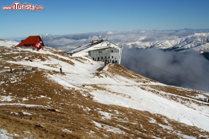 Immagine Altopiano dei monti Bucegi: nelle montagne di Sinaia si può praticare lo sci in inverno  - © Stefan Ataman / Shutterstock.com