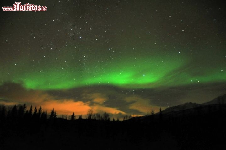 Immagine L'anello dell'Aurora Boreale, fotografato a sud di Tromso in Norvegia