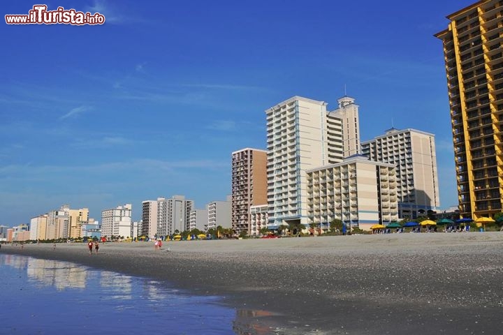 Immagine Arenile di Myrtle Beach. Nel South Carolina questa è una delle più famose spiagge degli USA - © StacieStauffSmith Photos / Shutterstock.com