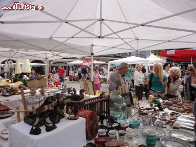 Immagine Bancarelle Mercato dell artigianato di Lienz in Hauptplatz