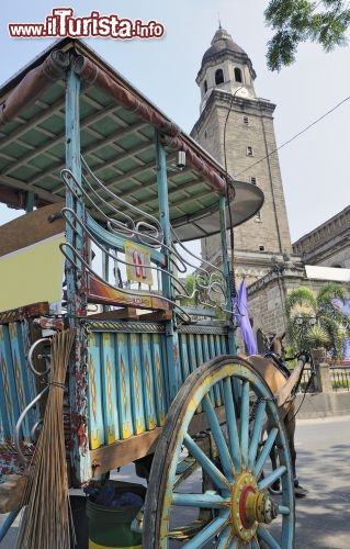 Immagine Carretto tipico delle Filippine lungo le strade di Manila - © gallimaufry / Shutterstock.com