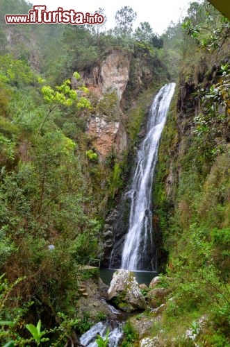 Immagine Il Salto de Aguas Blancas, la cascata che rappresenta una delle meraviglie naturali ad una mezz'ora di guida dalla città di Costanza, lungo strade sterrate