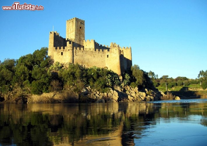 Immagine Castello di Almourol in Portogallo - Foto di Giulio Badini