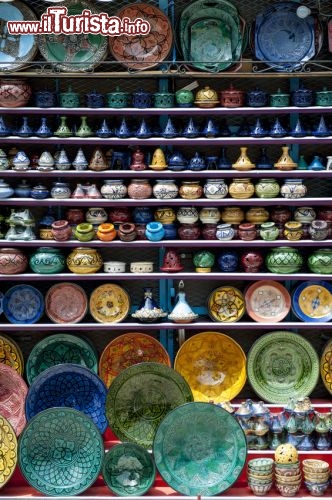 Immagine Ceramiche nel souk di Chefchaouen - © josebarcelo - Fotolia.com