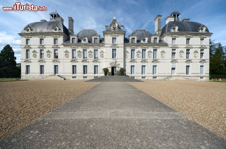 Immagine Chateau Cheverny, siamo nella Valle della Loira in Francia - © pedrosala / Shutterstock.com