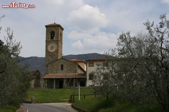 Immagine Reggello, Toscana: la chiesa (o pieve) di Sant'Agata in Arfoli, costruita in stile romanico, ha origini molto antiche - foto © Kweedado2 / Wikipedia