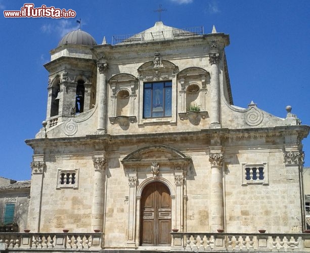 Immagine Chiesa in stile barocco nel centro di Palazzolo Acreide, Sicilia.