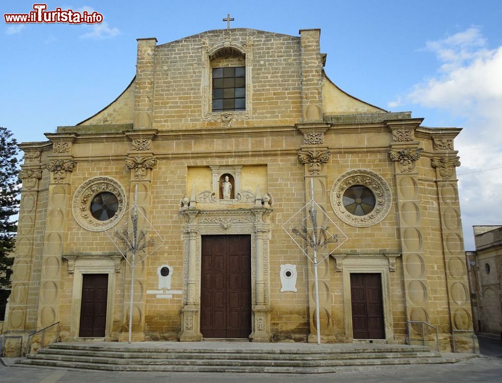 Immagine La facciata della Chiesa di San Nicola a Squinzano, comune alla periferia di Lecce, nel Salento - © Lupiae - CC BY-SA 3.0, Collegamento