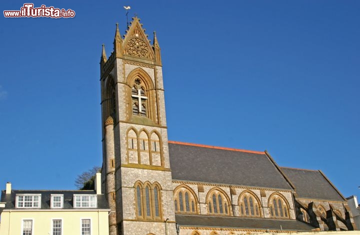 Immagine Particolare della chiesa di St John a Torquay, Inghilterra - Fra gli edifici religiosi più importanti della città di Torquay c'è la chiesa dedicata a St John di cui spicca il caratteristico campanile abbellito con preziose decorazioni © jennyt / Shutterstock.com