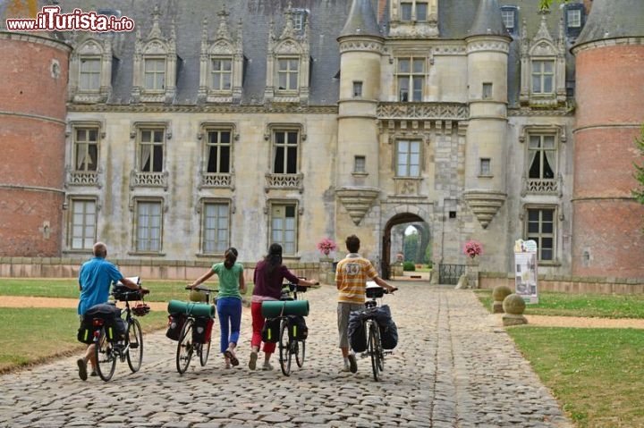 Immagine Cicloturismo nella Valle della Loira in Francia (Veloscenie Maintenon) - © foto di J. Damase CRT Centre Val de Loire