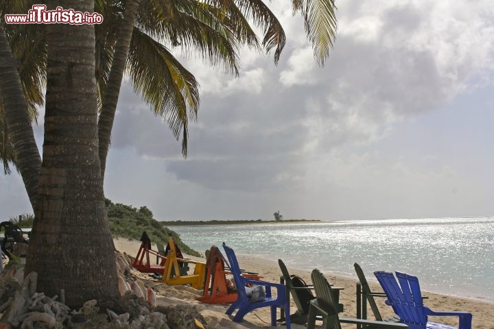 Immagine Cow Wreck, Anegada British Virgin Islands – Una delle spiagge più famose di Anegada. Il posto ideale dove fermarsi per un pranzo a base di aragosta e bagnarsi nelle basse acque turchesi. Ottima location anche per snorkeling e meta ideale per i kitesurfer. - © Guendalina Buzzanca / thegtraveller.com