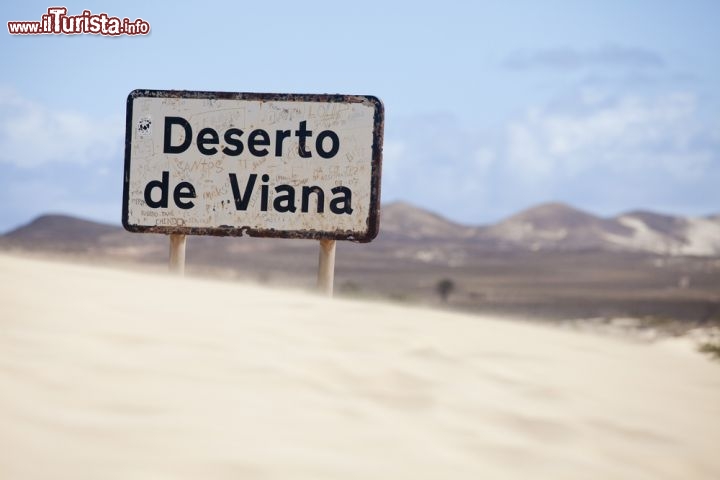 Immagine Il Deserto de Viana si sviluppa all'interno dell'isola di Boa Vista, ed è una delle tante attrazioni dell'arcipelago di Capo Verde - © Sabino Parente / Shutterstock.com