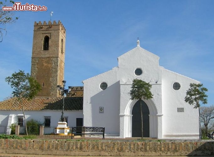 Immagine Ermita del Aguila, la chiesa si trova in Andalusia, nel sud della Spagna - © "Ermita del Águila". Con licenza CC BY-SA 2.5 tramite Wikimedia Commons.