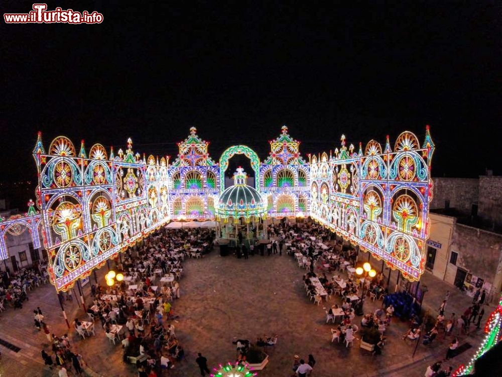Immagine Festa di Santa Vittoria a Spongano, provincia di Lecce (Puglia), by night.