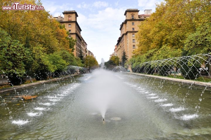 Immagine Una delle fontane che abbelliscono Pamplona, Navarra, Spagna - © Alberto Loyo / Shutterstock.com