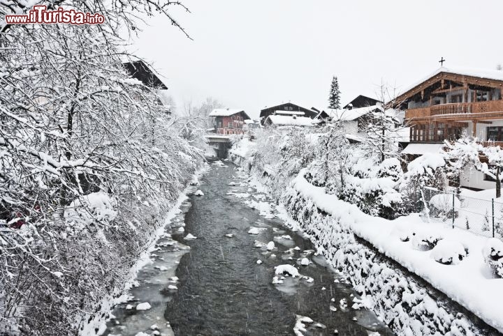 Immagine Galaverna e gelo a Kirchberg in Tirol, la località di villeggiatura dell'Austria in Tirolo - © Irina Rogova / Shutterstock.com