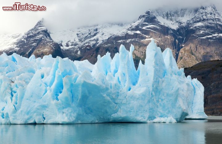 Immagine Foto del Ghiacciaio del lago Grey, presso il parco nazionale di Torres del Paine in Cile - © Ekaterina Pokrovsky / Shutterstock.com